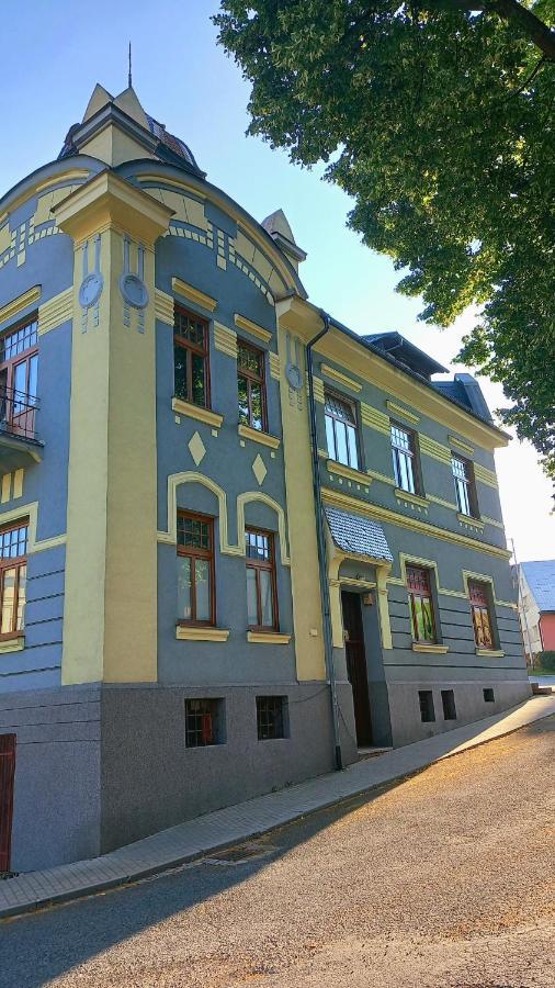 Penzion U Skoly Старе-Место Экстерьер фото
